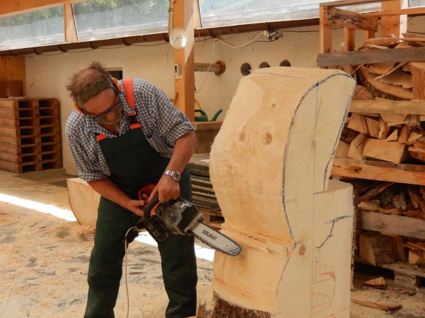 Voucher - 1 week course - Chainsaw Carving
