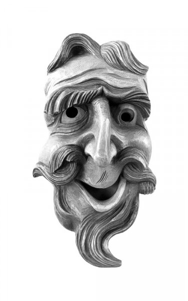 Mask with aquiline nose